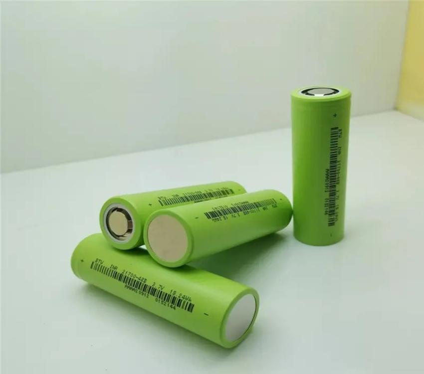 Lithium-Ion Cylinder Battery 21700-3-7V-4000mAh-Lithium-Ion-Battery